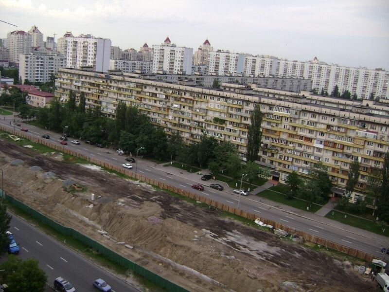 Оболонский проспект в Киеве. Строительство ТРЦ Dream Town