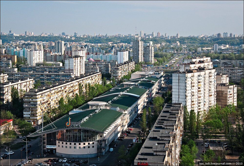 Оболонский проспект в Киеве с ТРЦ Dream Town