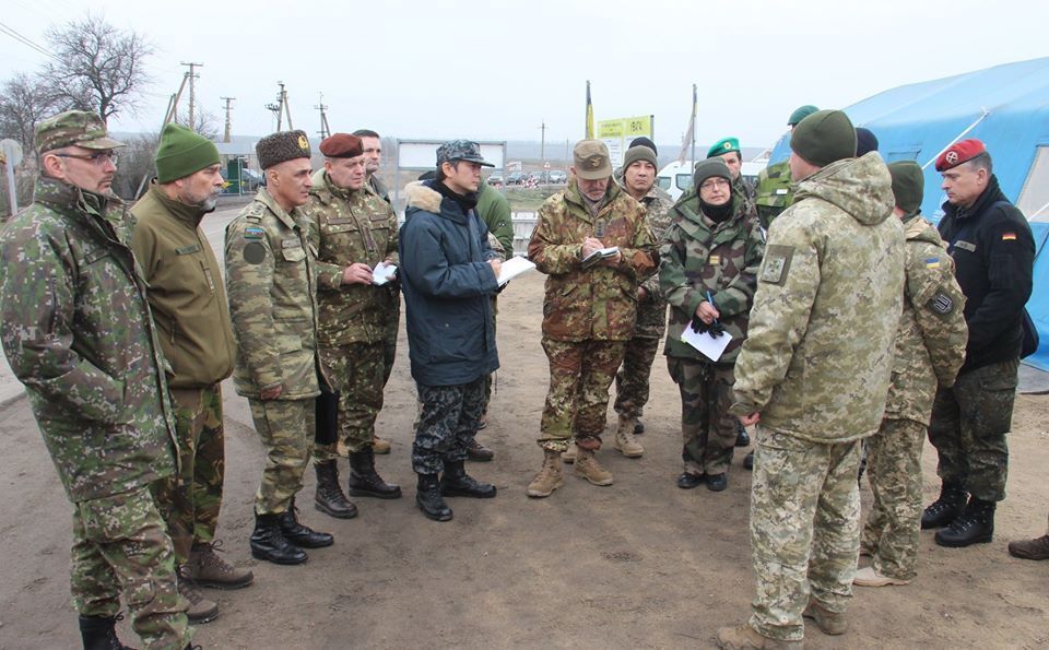 10 грудня зону ООС відвідали зарубіжні військові дипломати