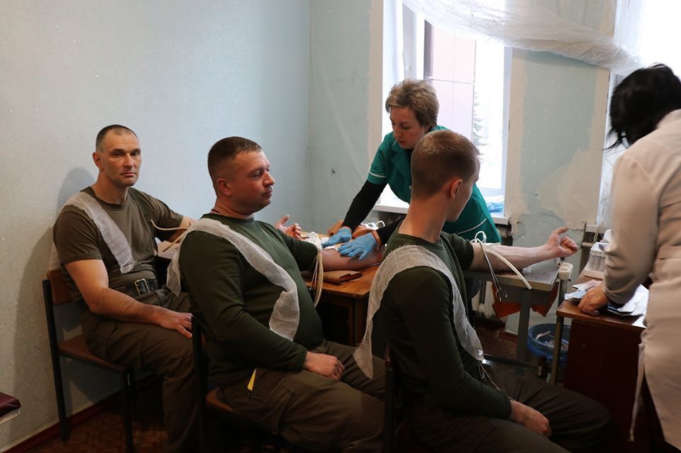 Військовослужбовці Нацгвардії здали кров в Донецькій області