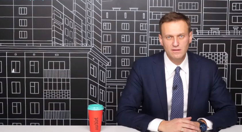 "Подзвонили з Кремля": Навальний розповів, хто заборонив "Слугу народу" в Росії