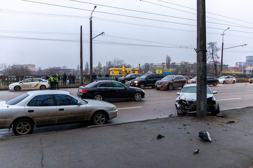 В Днепре произошло масштабное ДТП