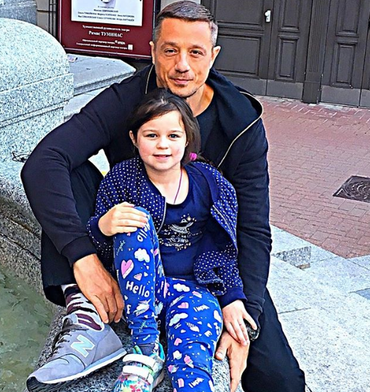 Алексей Макаров с дочкой