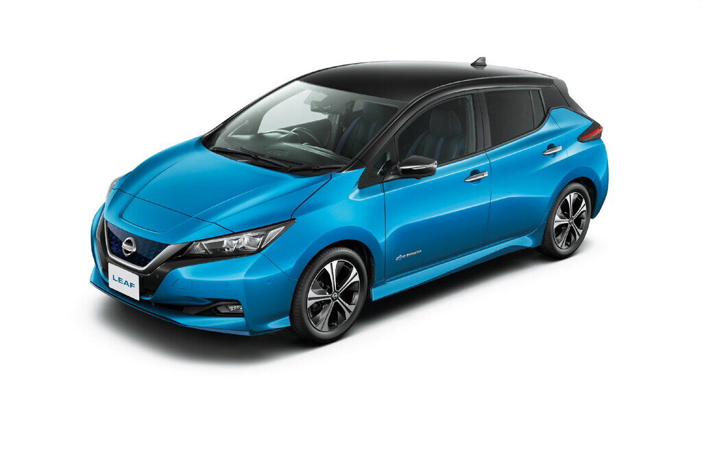 Яркий голубой – еще один новый цвет для Nissan Leaf