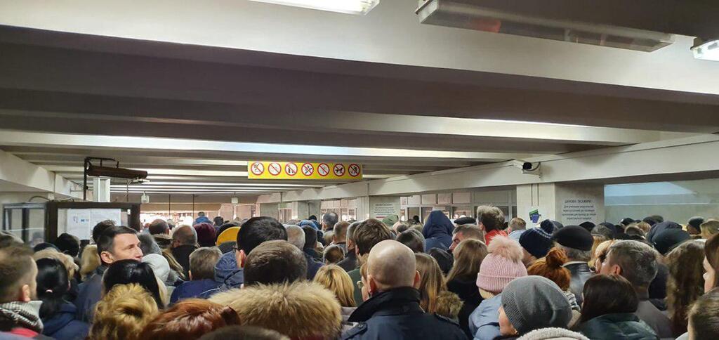 "Колапс" на станції метро "Академмістечко" 17 грудня