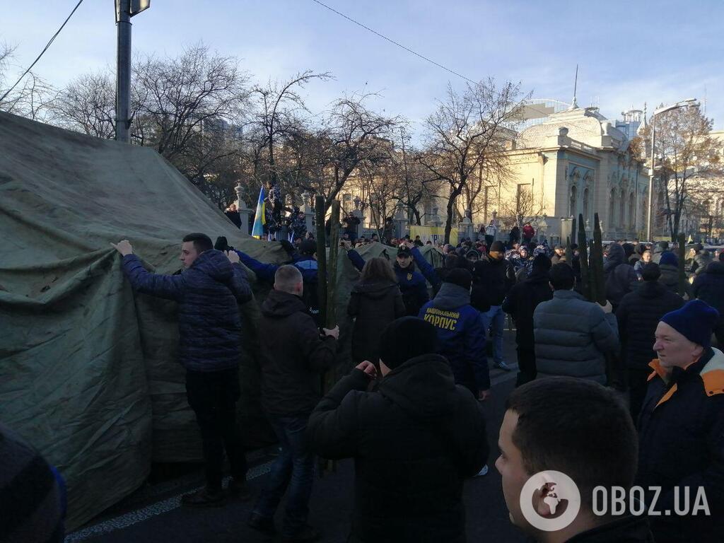 Стычки под парламентом