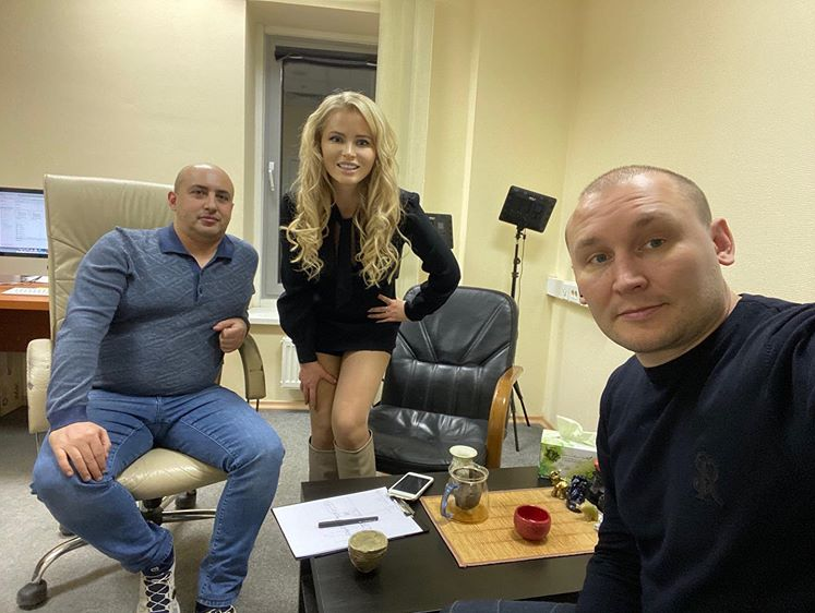 Психотерапевт Марат, Дана Борисова и Никита Лушников
