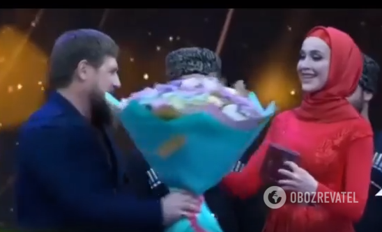 Кадыров дарит цветы Гетагазовой
