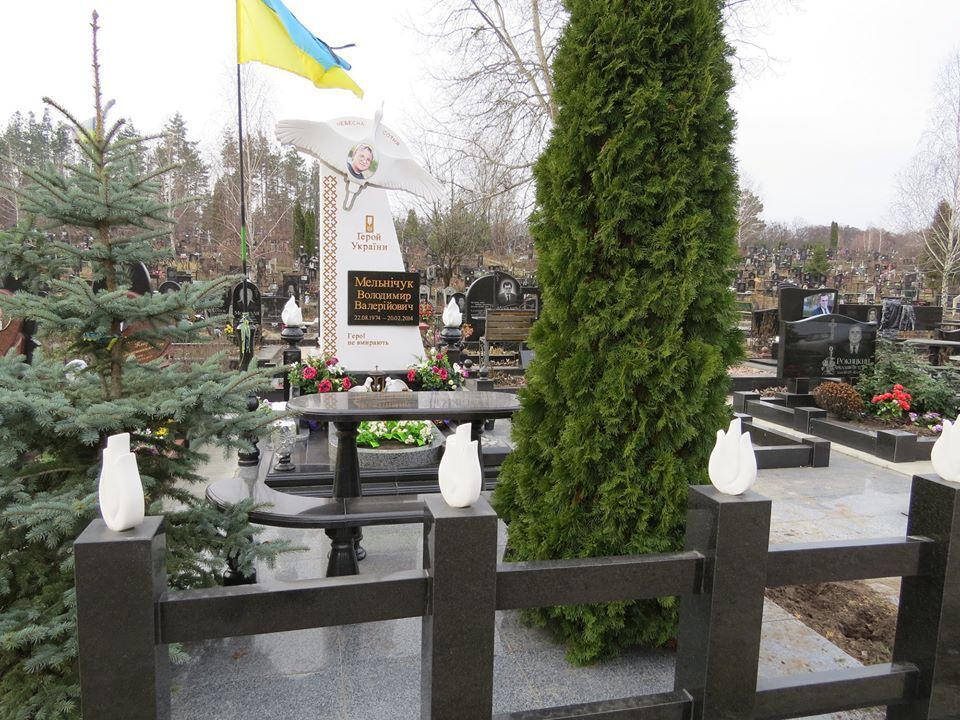 На Київщині вандали спаплюжили могилу героя Небесної сотні