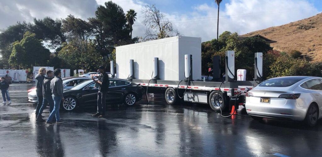 Зарядна станція Tesla Supercharger