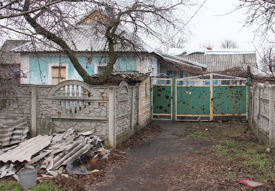 В Марьинке большинство домов разрушены дотла