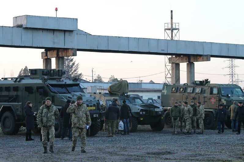 У Кременчуці відбувся демонстраційний показ автотехніки для ЗСУ