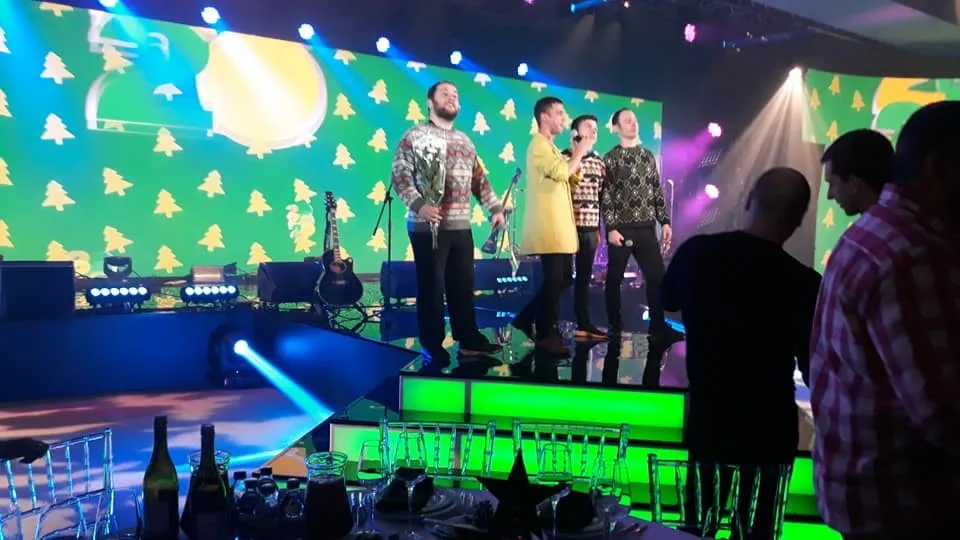 Квитки по 2500 грн і селфі з Зеленським: яким був перший новорічний корпоратив "Слуги Народу"