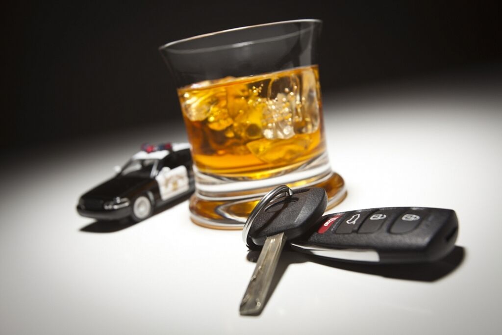 После больших доз алкоголя за руль категорически нельзя