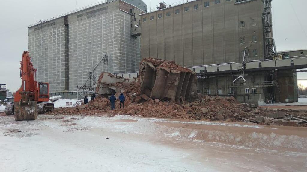 В Омській області обвалилася будівля на території заводу