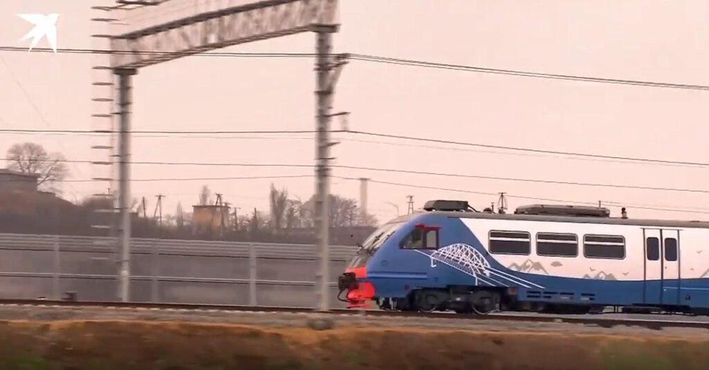 Путин открыл движение поездов на скандальном Крымском мосту