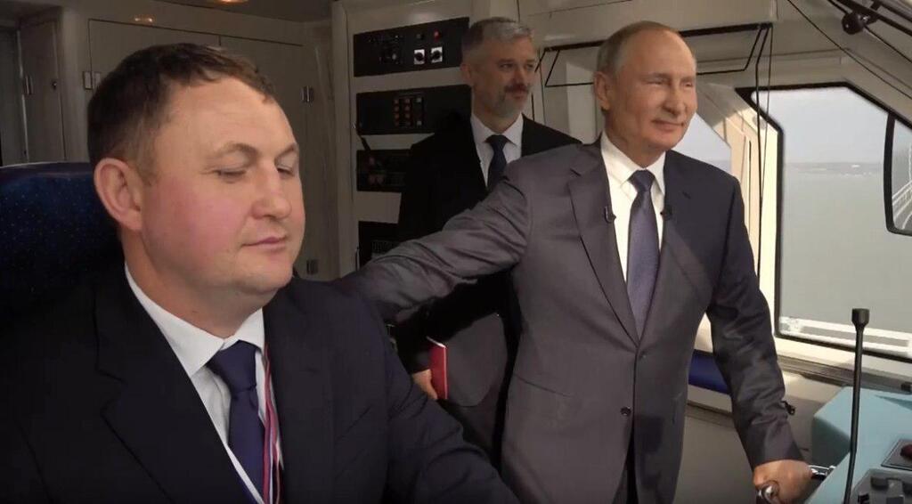 Путін у поїзді