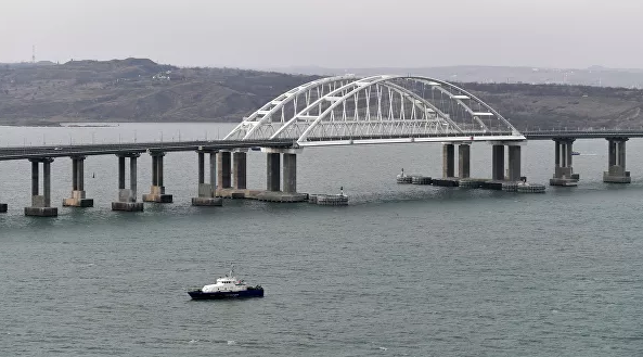 ЄС засудив запуск поїздів по Кримському мосту