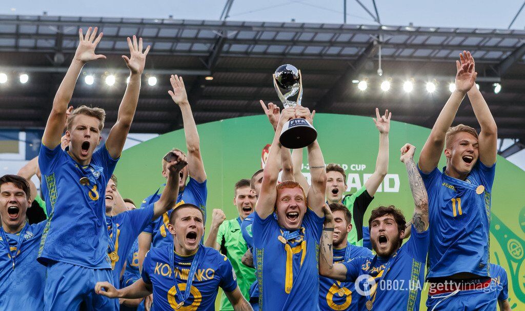 Сборная Украины (U-20) празднует победу на чемпионате мира 2019