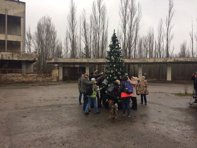 В Припяти установили новогоднюю елку