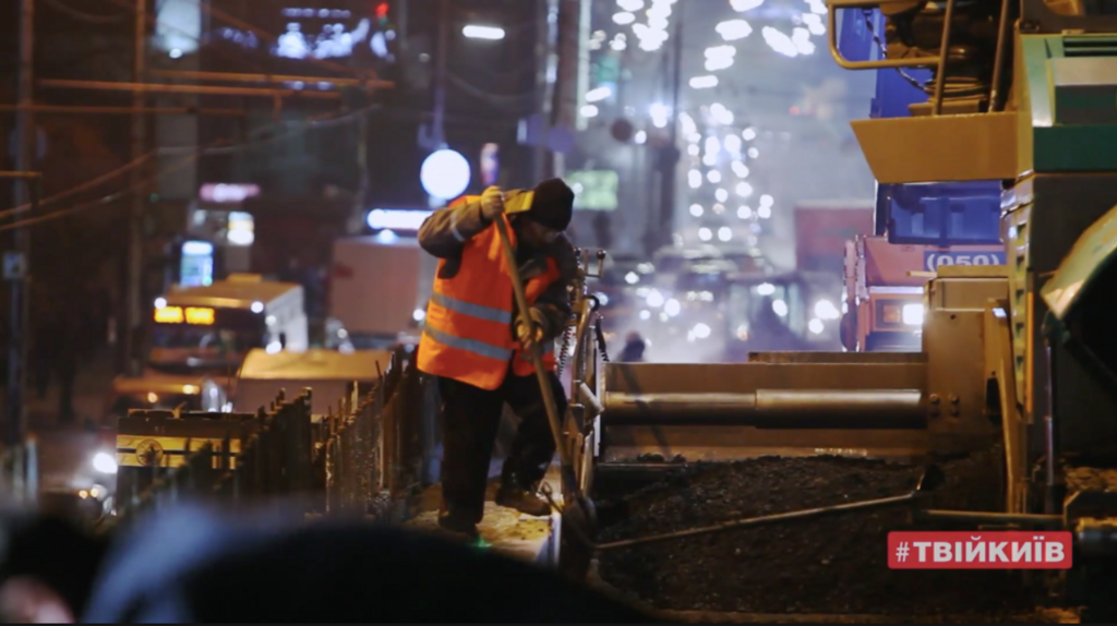 Работают днем и ночью: строители перешли на турборежим на Шулявском мосте