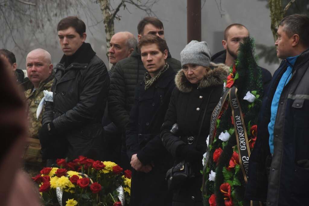 "Навсегда в сердцах": на Днепропетровщине трогательно простились с погибшим на Донбассе героем. Фото