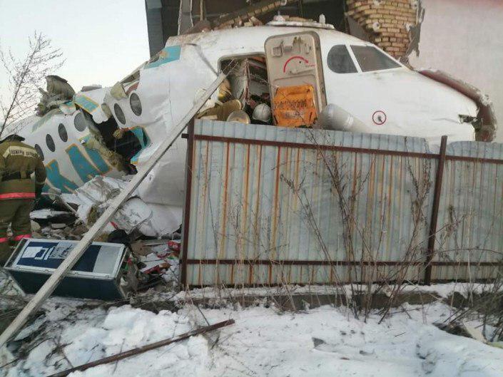 В Казахстане разбился пассажирский самолет
