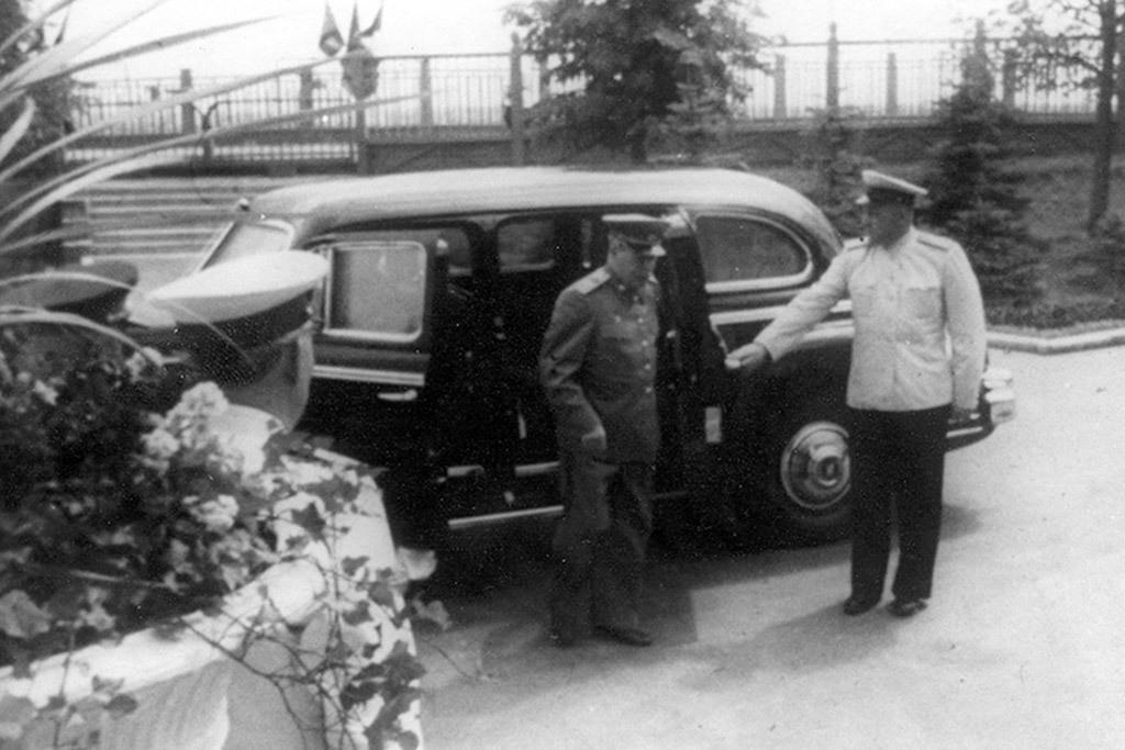 Бронированным лимузином ЗИС-115 пользовались высшие чины СССР, в том числе Иосиф Сталин