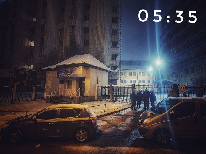 Обмін полоненими: що відбувається під Лук'янівським СІЗО вранці 29 грудня. Фото