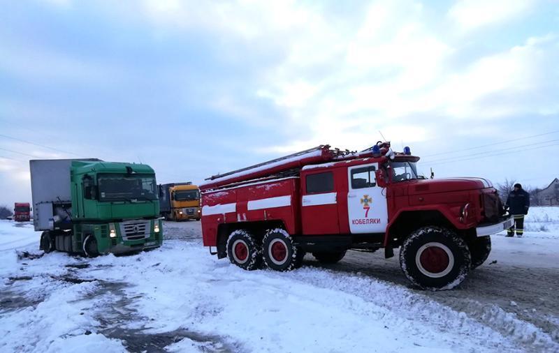 Сотні аварій: в Україні трапився армагеддон через перший сніг