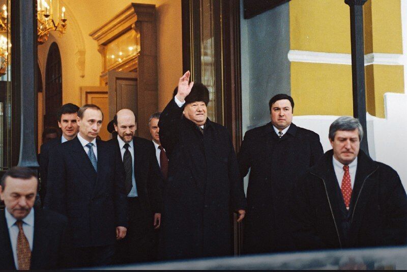 Ельцин покидает Кремль