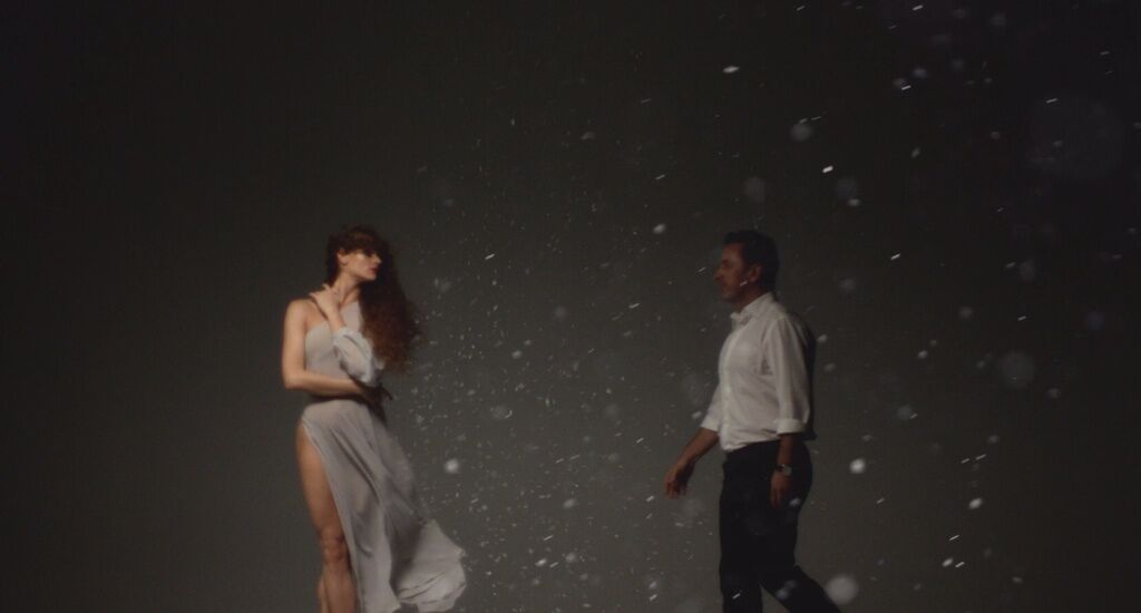 ДОРОШ научился танцевать балет с солисткой Национальной оперы Украины Еленой Горшуновой в новом видео “Вьюга”