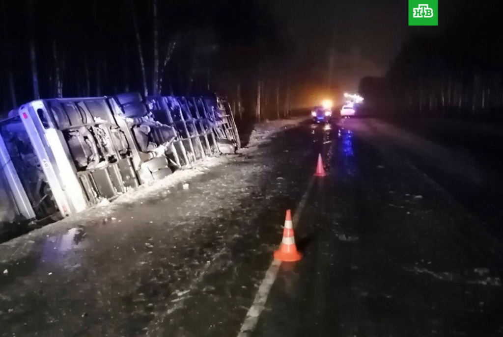 Автобус із білорусами потрапив у ДТП у Псковській області