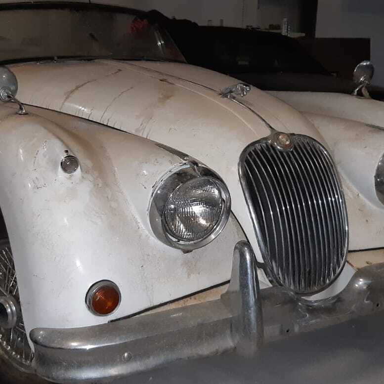 Покинута колекція Jaguar в Англії