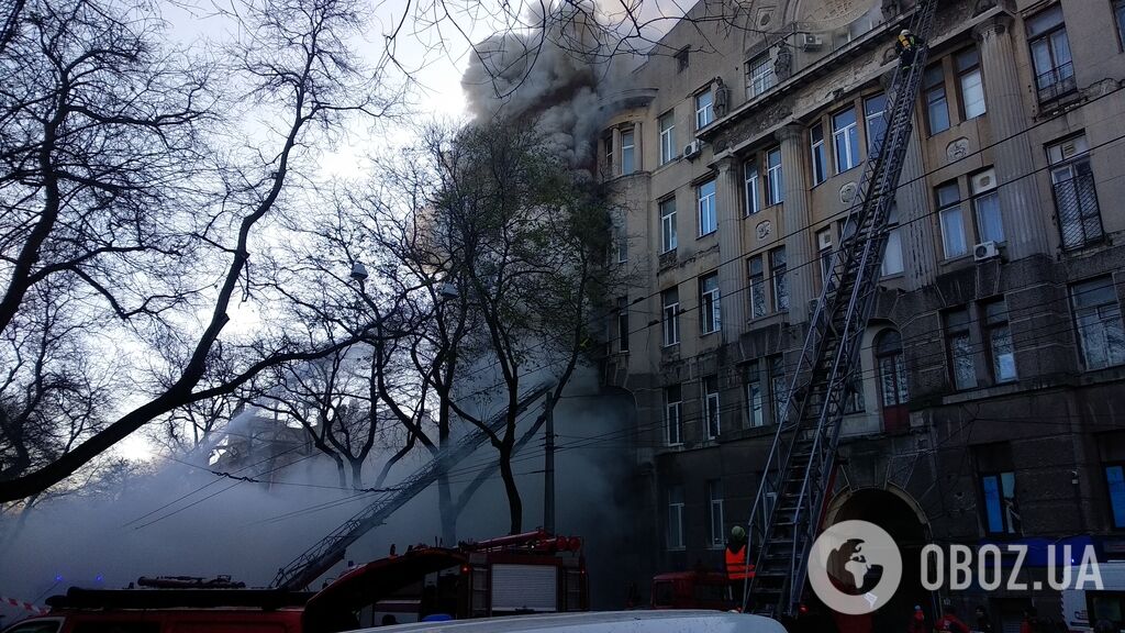 Масштабна пожежа в одеському коледжі