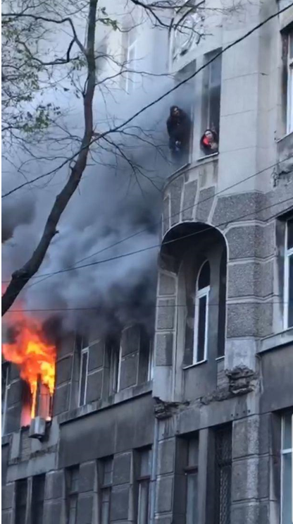 В Одессе горел колледж: жуткие кадры