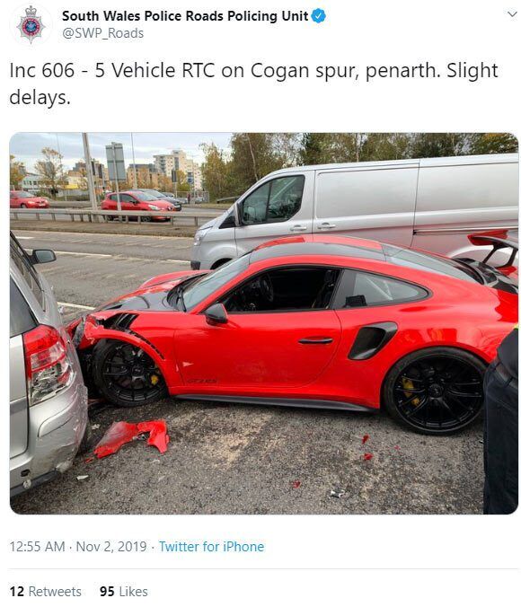 Последствия аварии Porsche 911GT2 RS