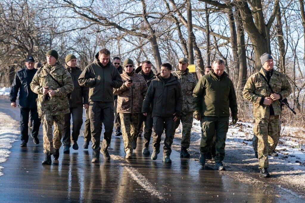 Зеленский приехал на Донбасс