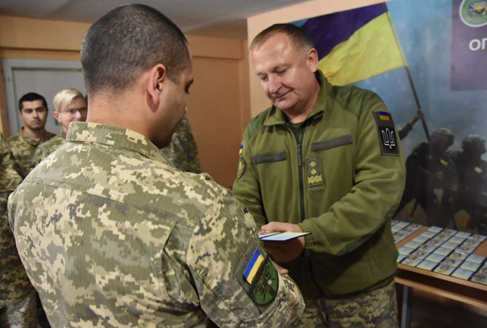 5 грудня генерал-лейтенант Володимир Рапко привітав військовослужбовців угруповання "Схід" із професійним святом