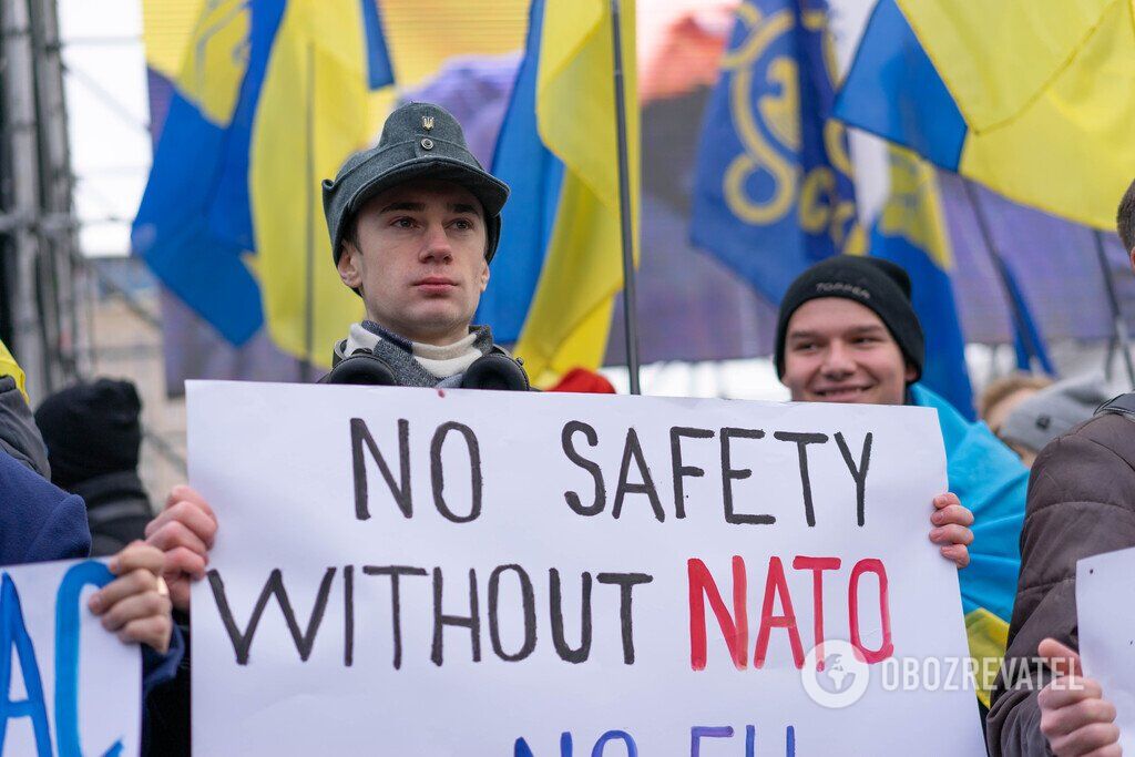 Як відбувся Майдан проти капітуляції у Києві: фоторепортаж OBOZREVATEL
