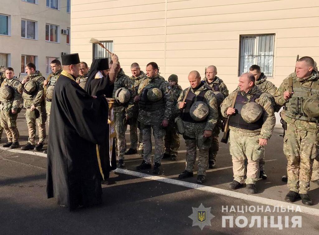 З Одеси на Донбас вирушили в ротацію спецназівці поліції