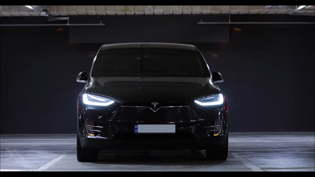 Огляд Tesla Model X від Олександра Дубінського