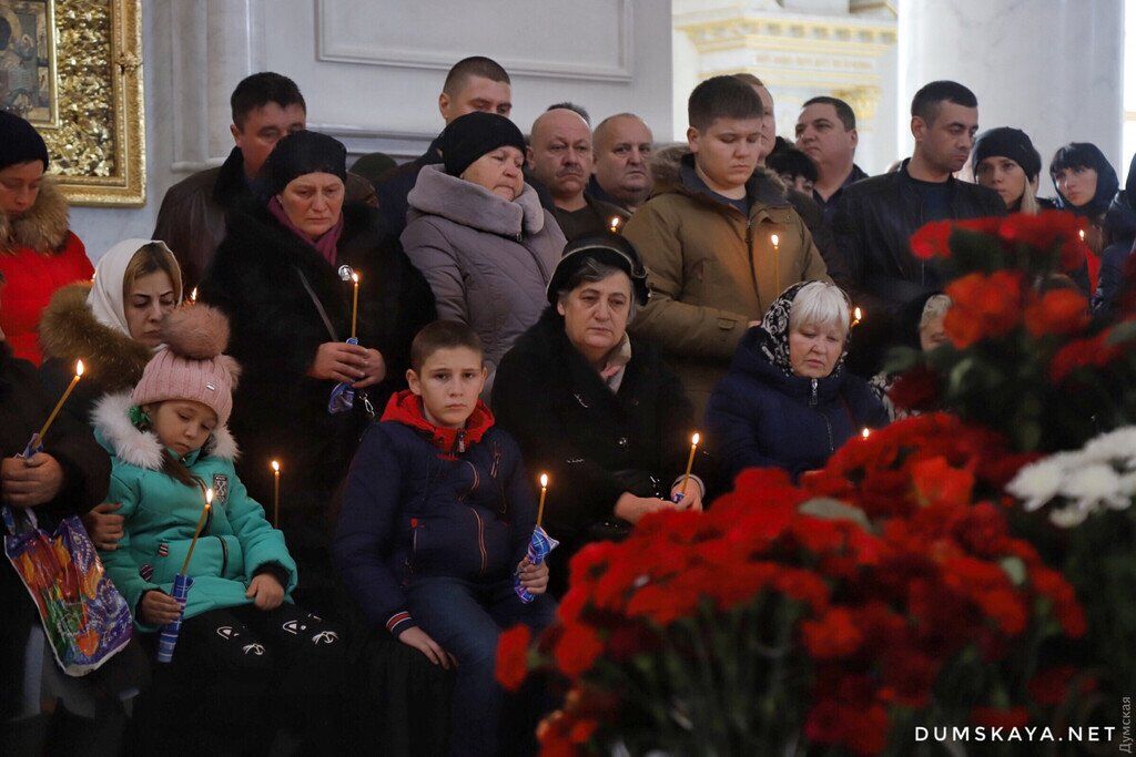 В Одессе простились с погибшим спасателем Сергеем Шатохиным