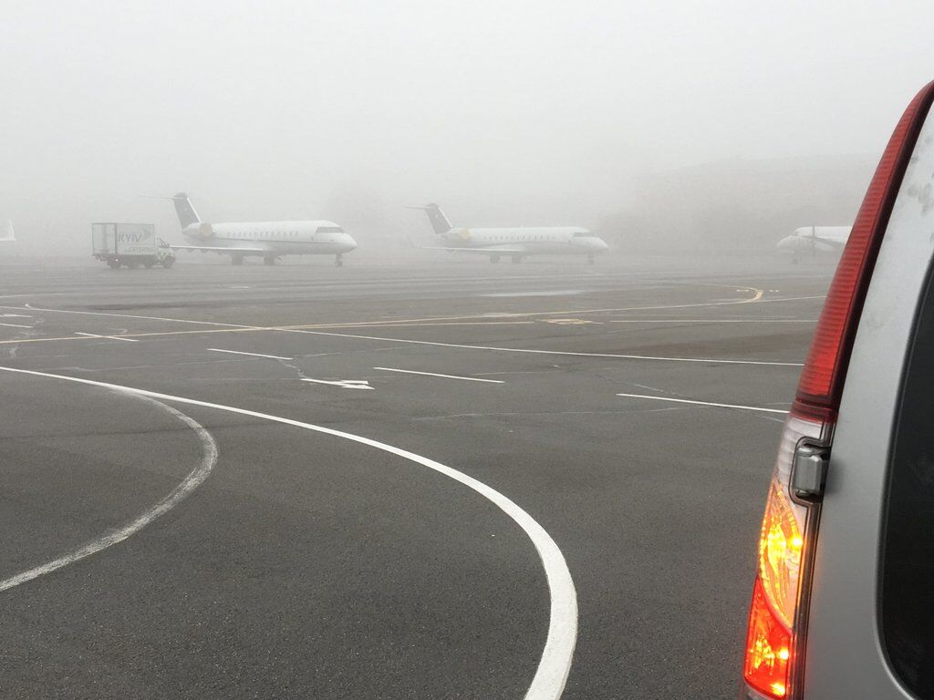 Аэропорт Киев накрыл туман