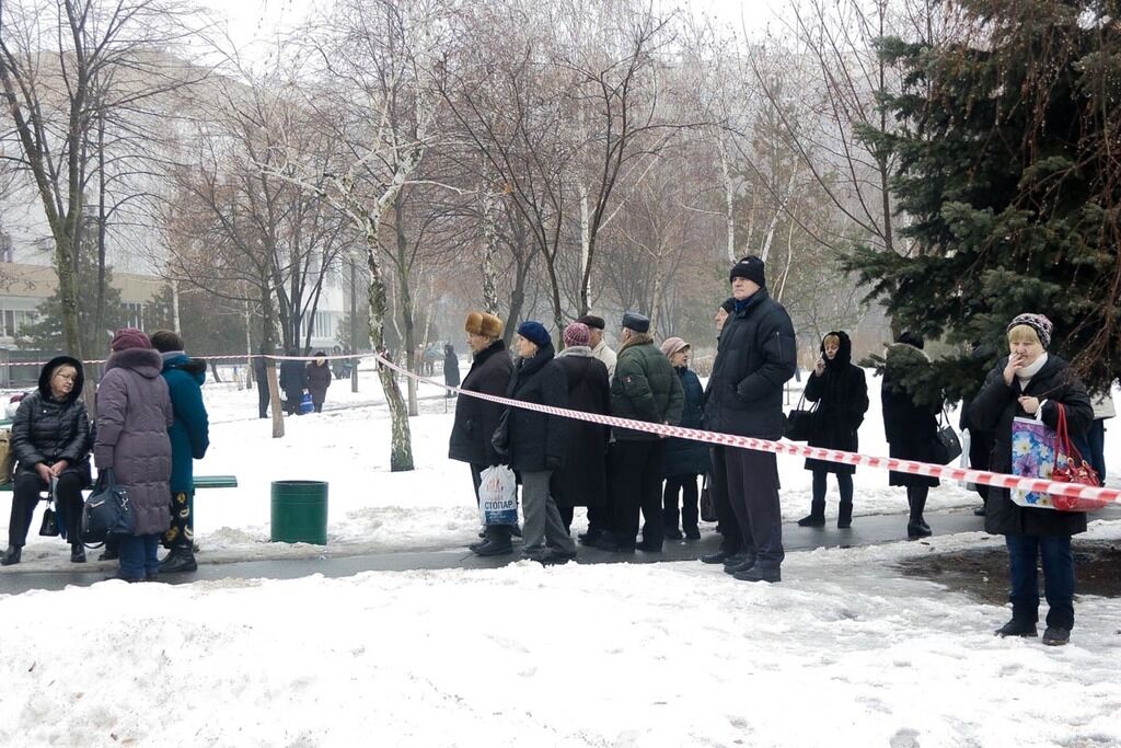 Ðз Ð·Ð´Ð°Ð½Ð¸Ñ ÑвакÑиÑовали более 1000 лÑдей