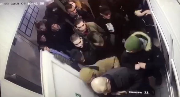 З'явилося нове відео штурму поліції в Києві: як все почалося