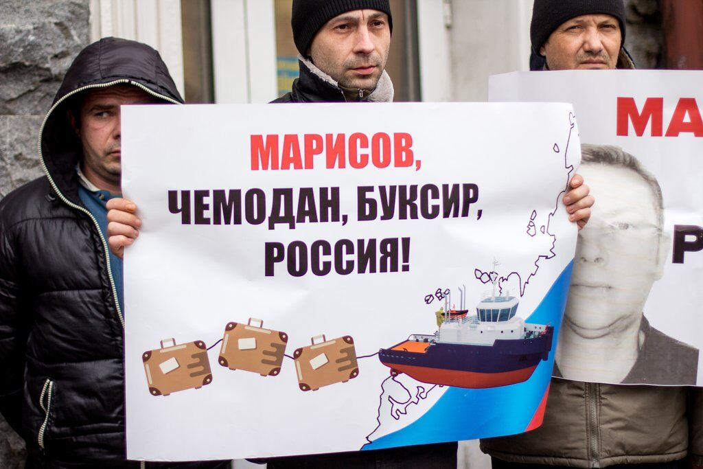 Марисов, плыви в Ростов: одесситы протестовали против махинаций с буксирами