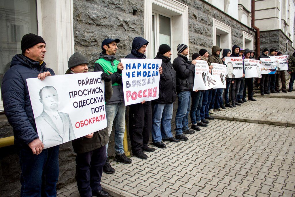 Марісов, пливи в Ростов: одесити протестували проти махінацій з буксирами