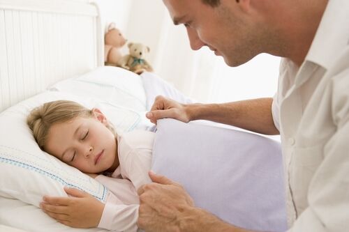 Переход на летнее время без проблем: помогаем ребенку легко уснуть и проснуться 