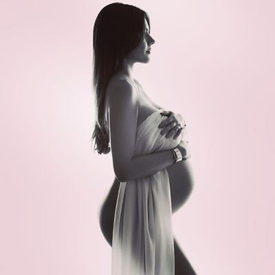 Вика Крутая показала свое откровенное «беременное» фото
